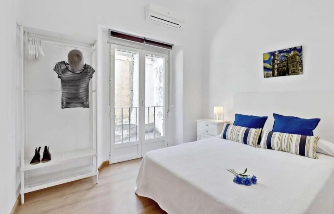 Magnifico Lägenhet Málaga Exteriör bild
