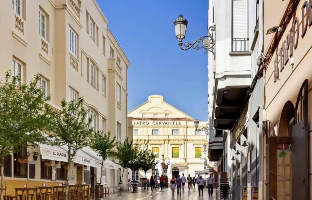 Magnifico Lägenhet Málaga Exteriör bild
